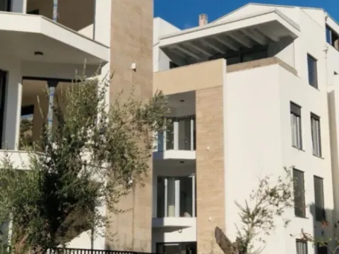 Prodaja, trosoban stan, 85m², Podmaine, Budva