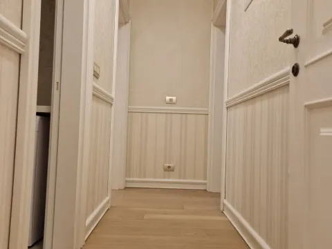 Izdavanje, trosoban stan, 120m², Stari grad, Novi Sad - image 10