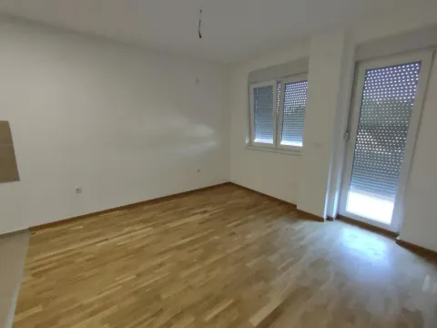 Izdavanje, dvosoban stan, 42m², Telep, Novi Sad Sve Podlokacije - image 7