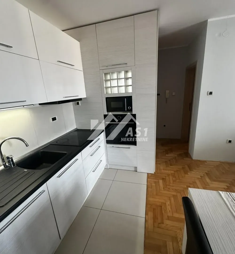 Rent, one bedroom apartment, 42m², Adamovićevo Naselje, Novi Sad Sve Podlokacije