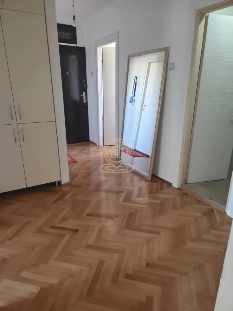 Prodaja, trosoban stan, 75m², Medijana, Niš