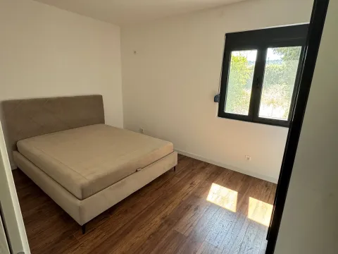 Izdavanje, trosoban stan, 75m², Polje, Bar - image 5