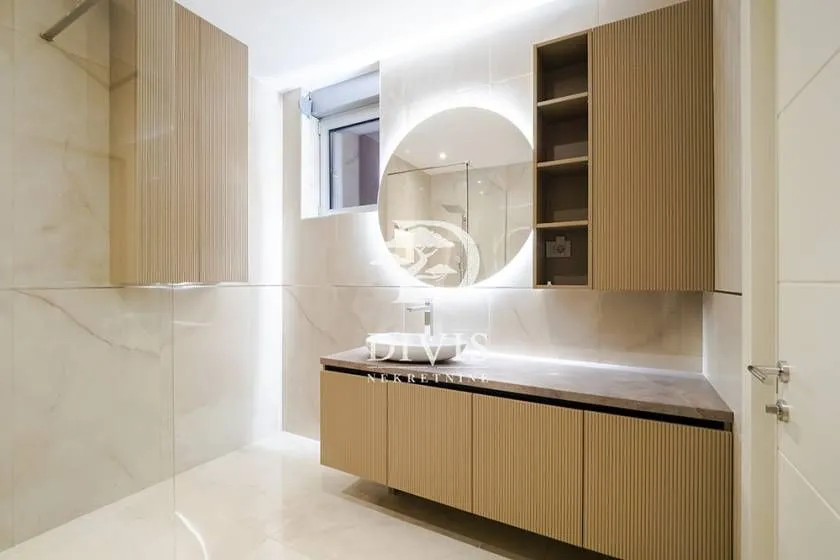 Izdavanje, poslovni prostor, 15330m², Senjak, Beograd