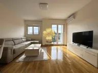 Izdavanje, trosoban stan, 75m², Zagorič, Podgorica - image 1