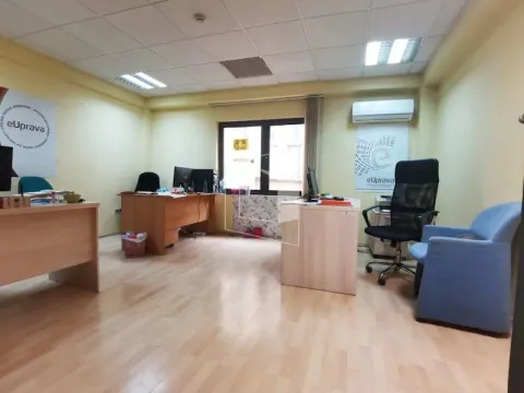 Sale, office space, 535m², Centar, Podgorica - image 8