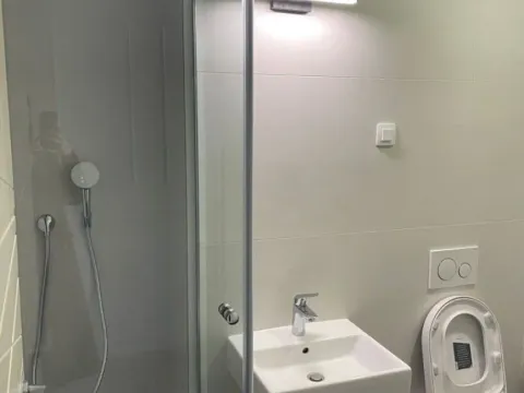 Izdavanje, jednosoban stan, 70m², Centar, Budva - image 11