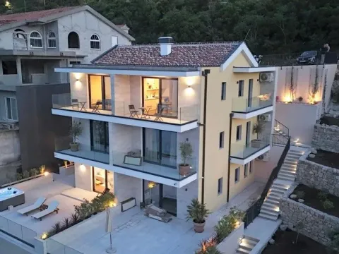 Sale, two bedroom apartment, 57m², Njivice, Herceg Novi