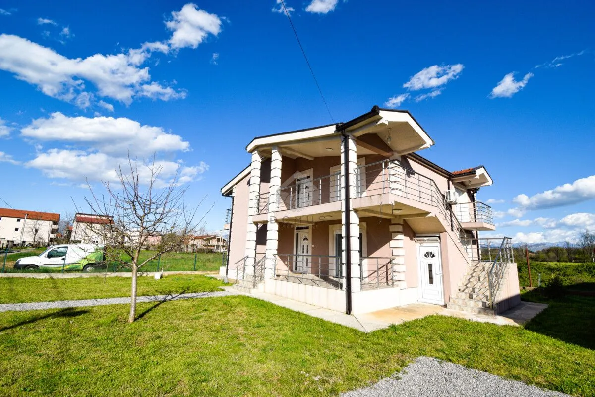 Izdavanje, trosoban stan, 108m², Donja Gorica, Podgorica