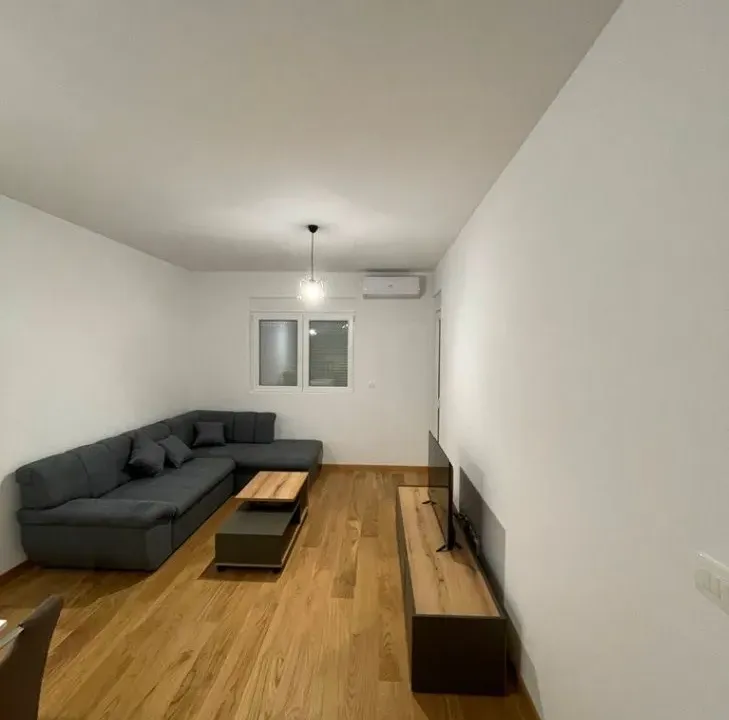 Izdavanje, jednosoban stan, 48m², City Kvart, Podgorica