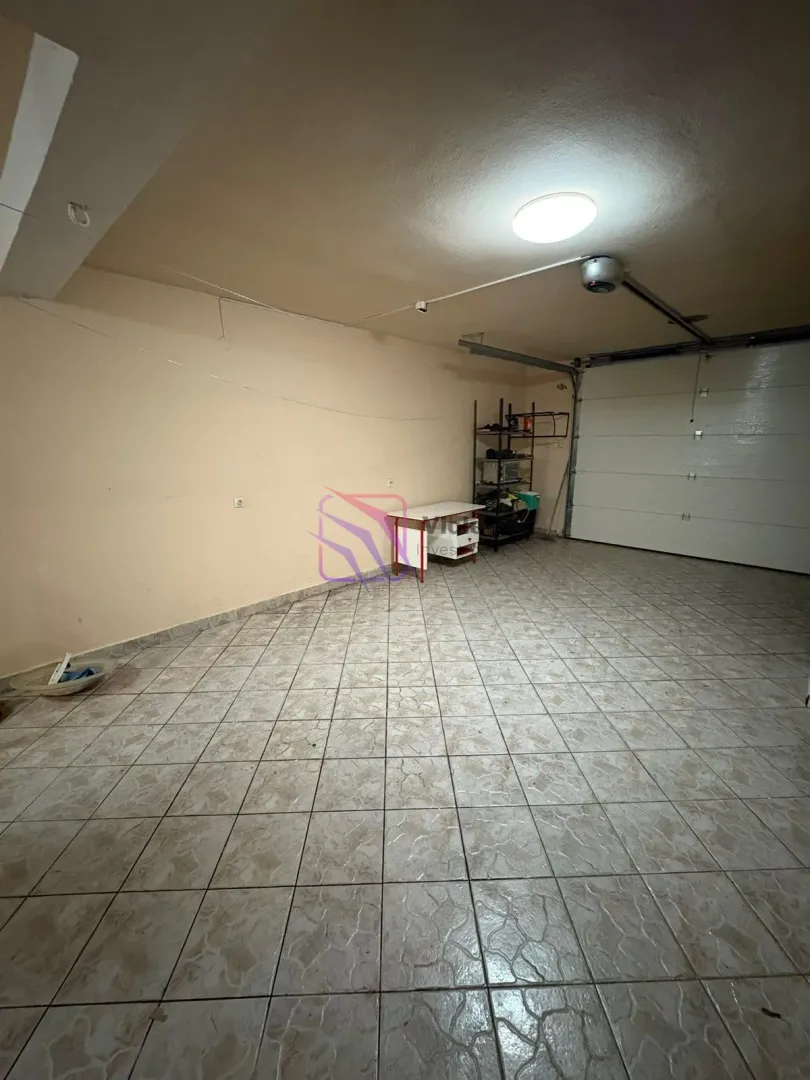 Rent, house, 350m², Zlatica, Podgorica