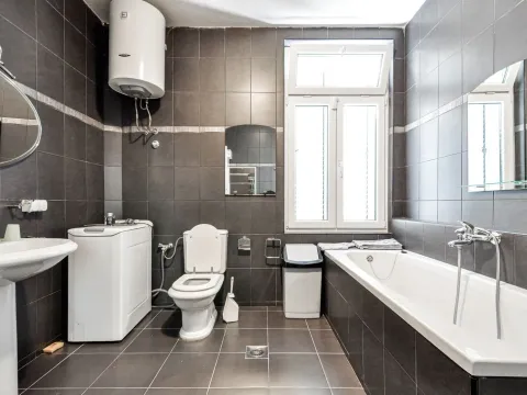 Prodaja, kuća, 240m², Tivat, Crna Gora - image 19