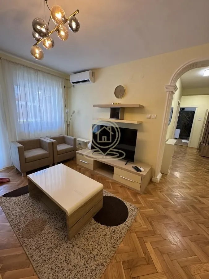 Izdavanje, trosoban stan, 76m², Centar, Novi Sad