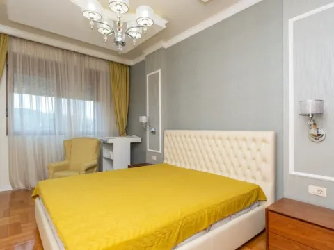 Izdavanje, trosoban stan, 110m², Preko Morače, Podgorica - image 7