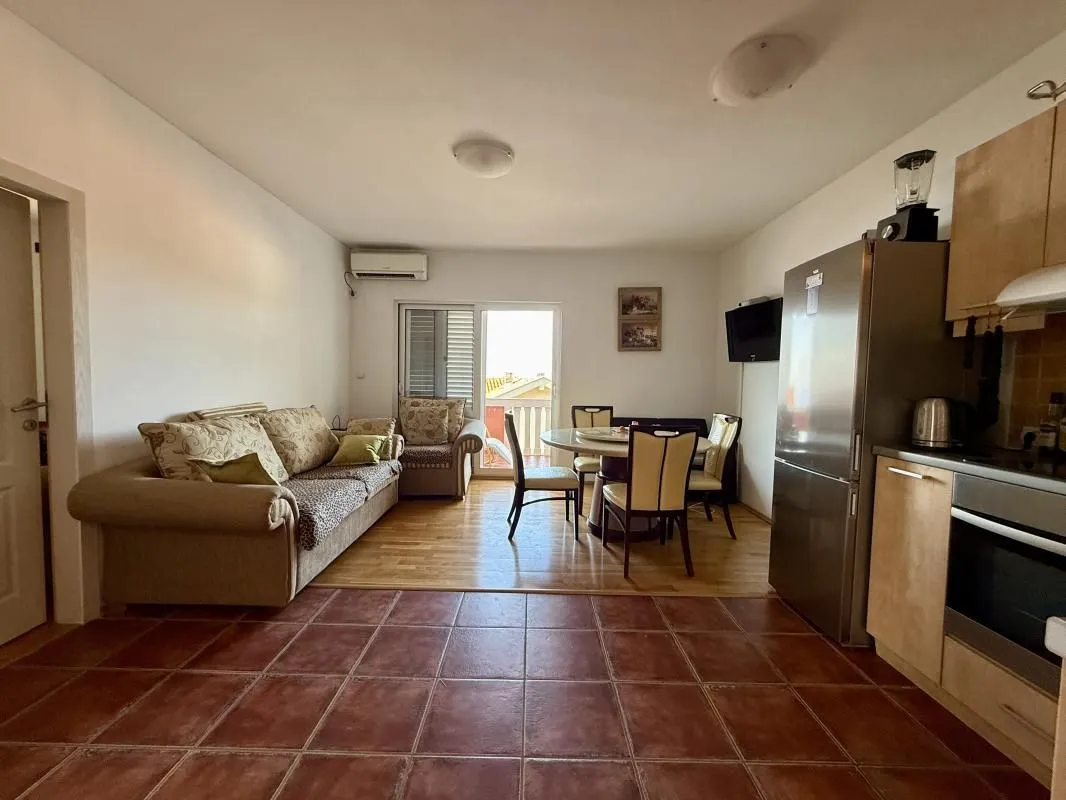 Sale, two bedroom apartment, 82m², Petrovac, Budva