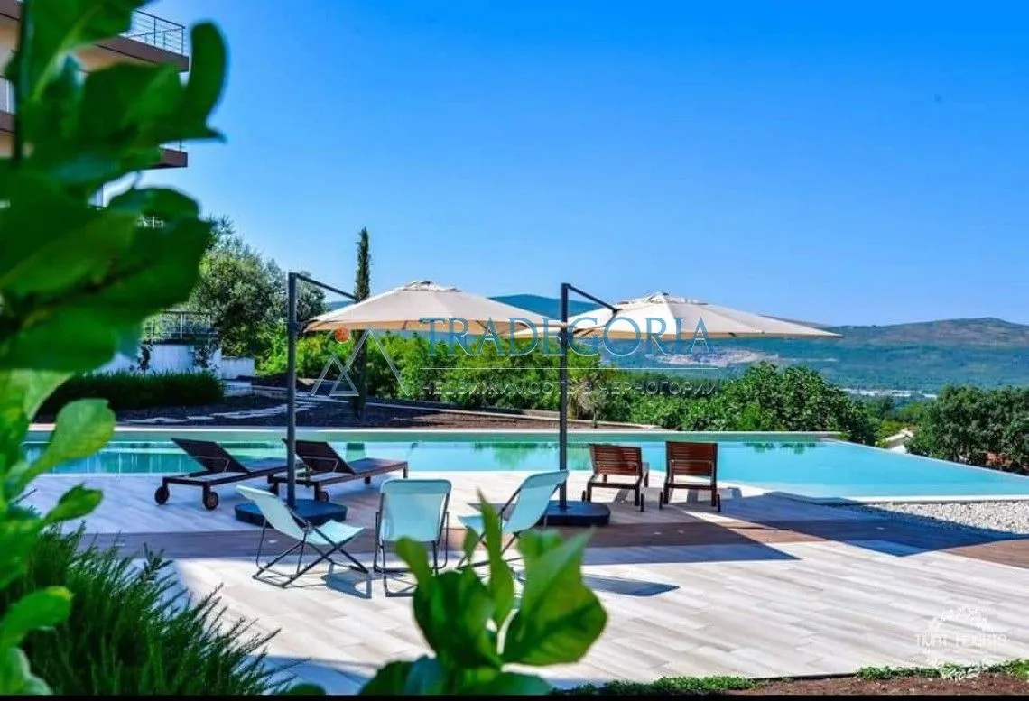 Prodaja, dvosoban stan, 100m², Tivat, Crna Gora