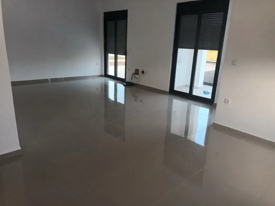Prodaja, četvorosoban stan, 185m², Donji Štoj, Ulcinj