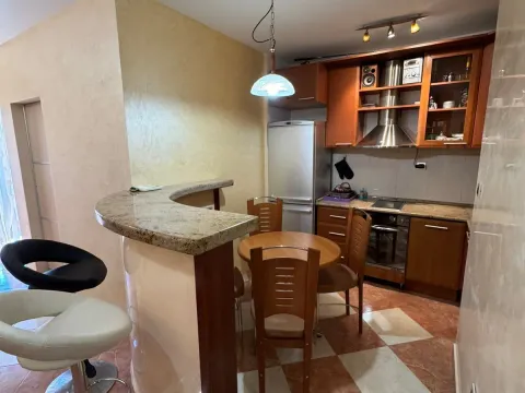 Rent, one bedroom apartment, 48m², Budva, Crna Gora - image 12