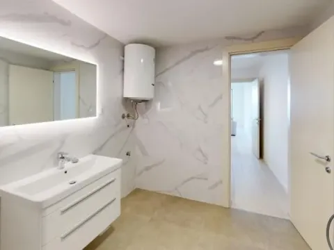 Sale, one bedroom apartment, 76m², Budva, Crna Gora - image 3