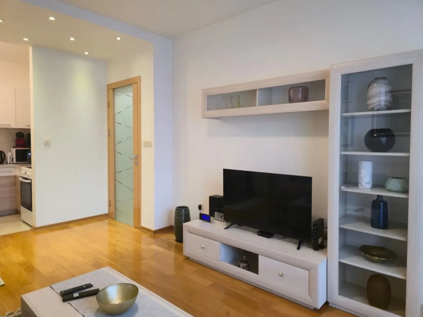 Izdavanje, jednosoban stan, 50m², Preko Morače, Podgorica