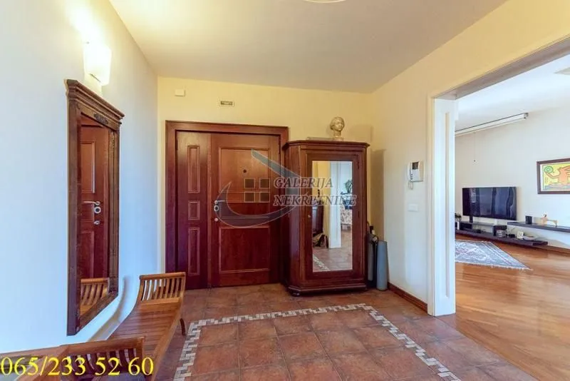 Sale, apartment, 375m², Voždovac Sve Podlokacije, Beograd