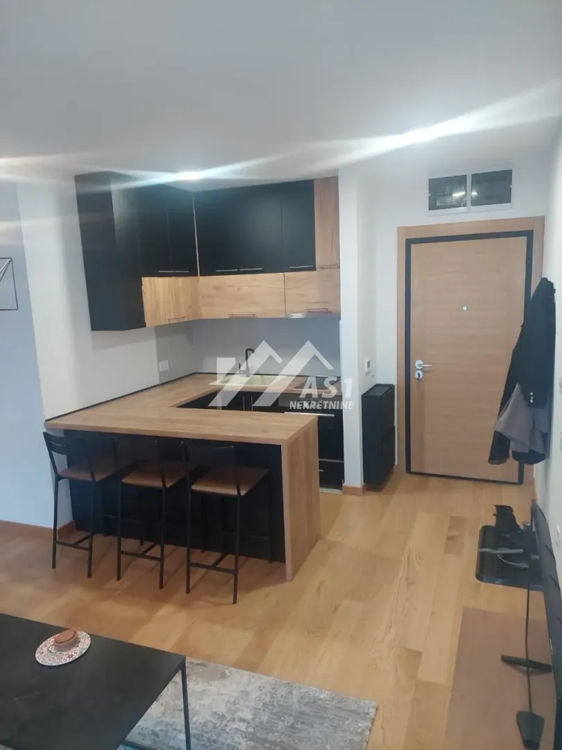 Izdavanje, jednosoban stan, 34m², Centar, Novi Sad