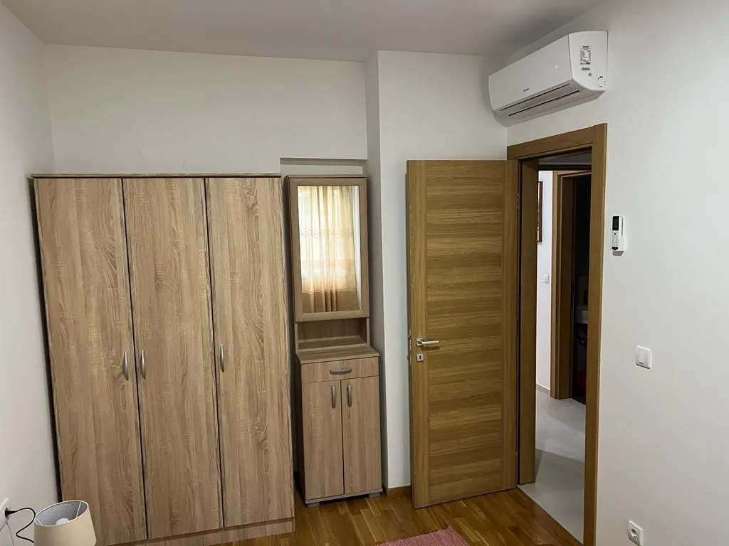 Rent, two bedroom apartment, 80m², Kalimanj, Tivat