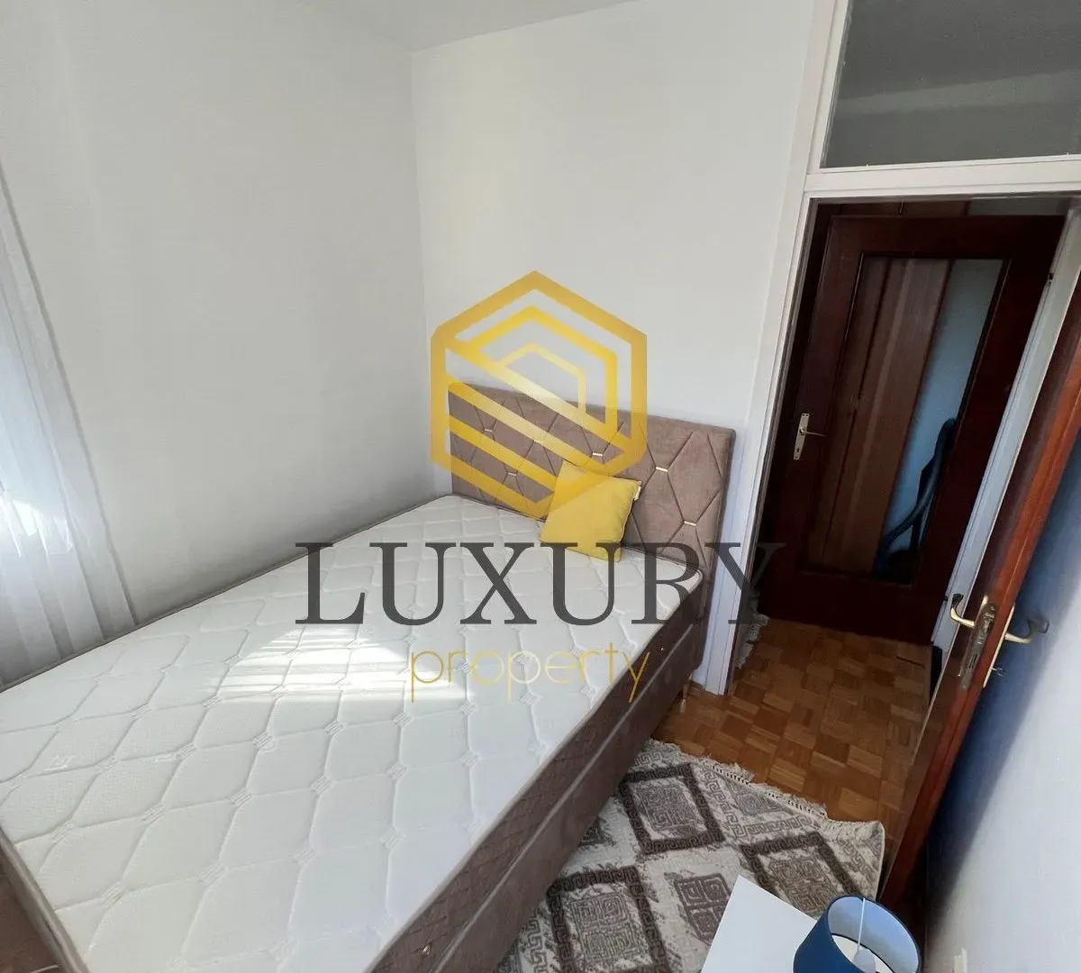 Izdavanje, jednosoban stan, 38m², Stari Aerodrom, Podgorica