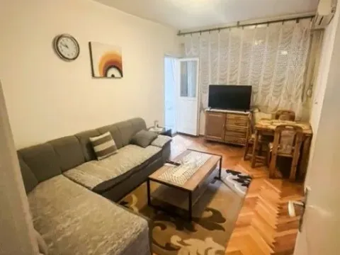 Izdavanje, jednosoban stan, 50m2, Gintaš, Podgorica Izdavanje, jednosoban stan, 50m2, Gintaš, Podgorica