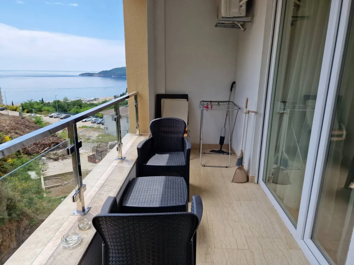 Izdavanje, jednosoban stan, 44m², Bečići, Budva