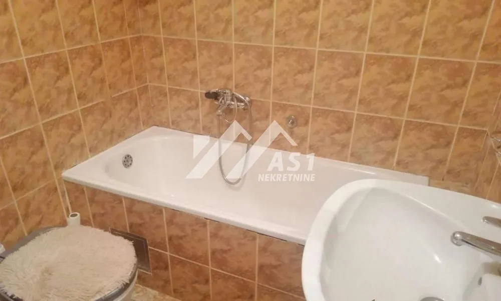 Izdavanje, jednosoban stan, 41m², Bulevar Oslobodjenja, Novi Sad Sve Podlokacije