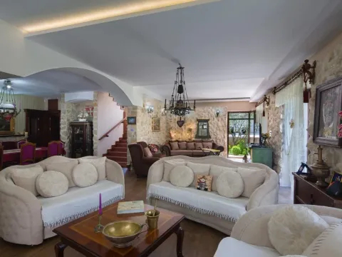 Prodaja, kuća, 690m², Prčanj, Kotor - image 15