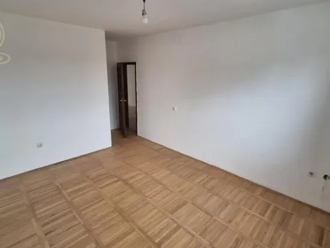 Rent, three bedroom apartment, 90m², Novo naselje, Novi Sad - image 8