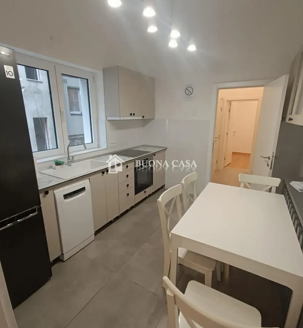 Izdavanje, četvorosoban stan, 120m², Stari Grad, Beograd