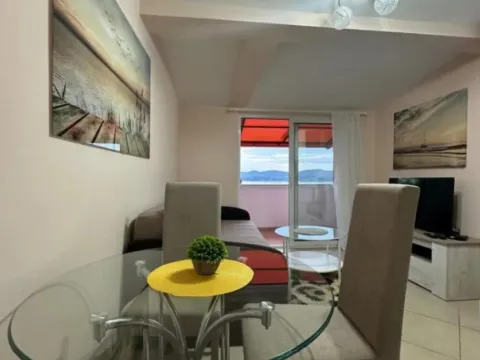 Izdavanje, jednosoban stan, 45m², Centar, Tivat - image 3