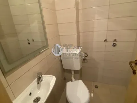 Izdavanje, trosoban stan, 75m², Zemun Gornji Grad, Zemun Sve Podlokacije - image 9