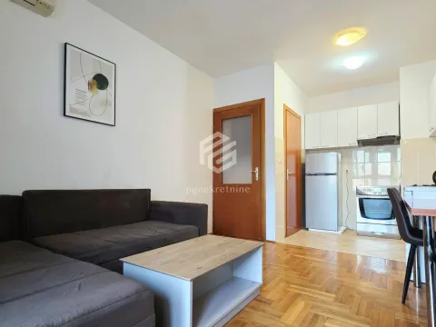 Prodaja, jednosoban stan, 40m², Stari Aerodrom, Podgorica - image 3