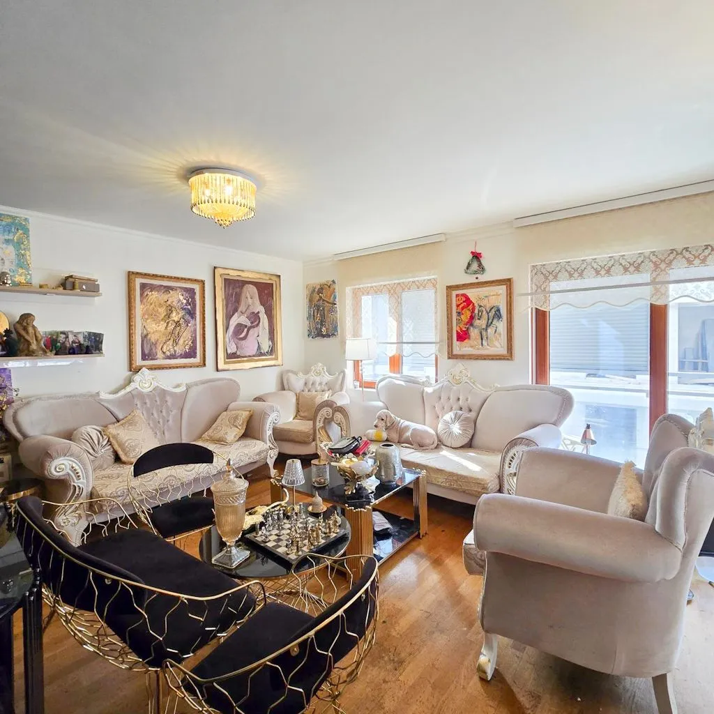 Prodaja, trosoban stan, 120m², Tološka šuma, Podgorica