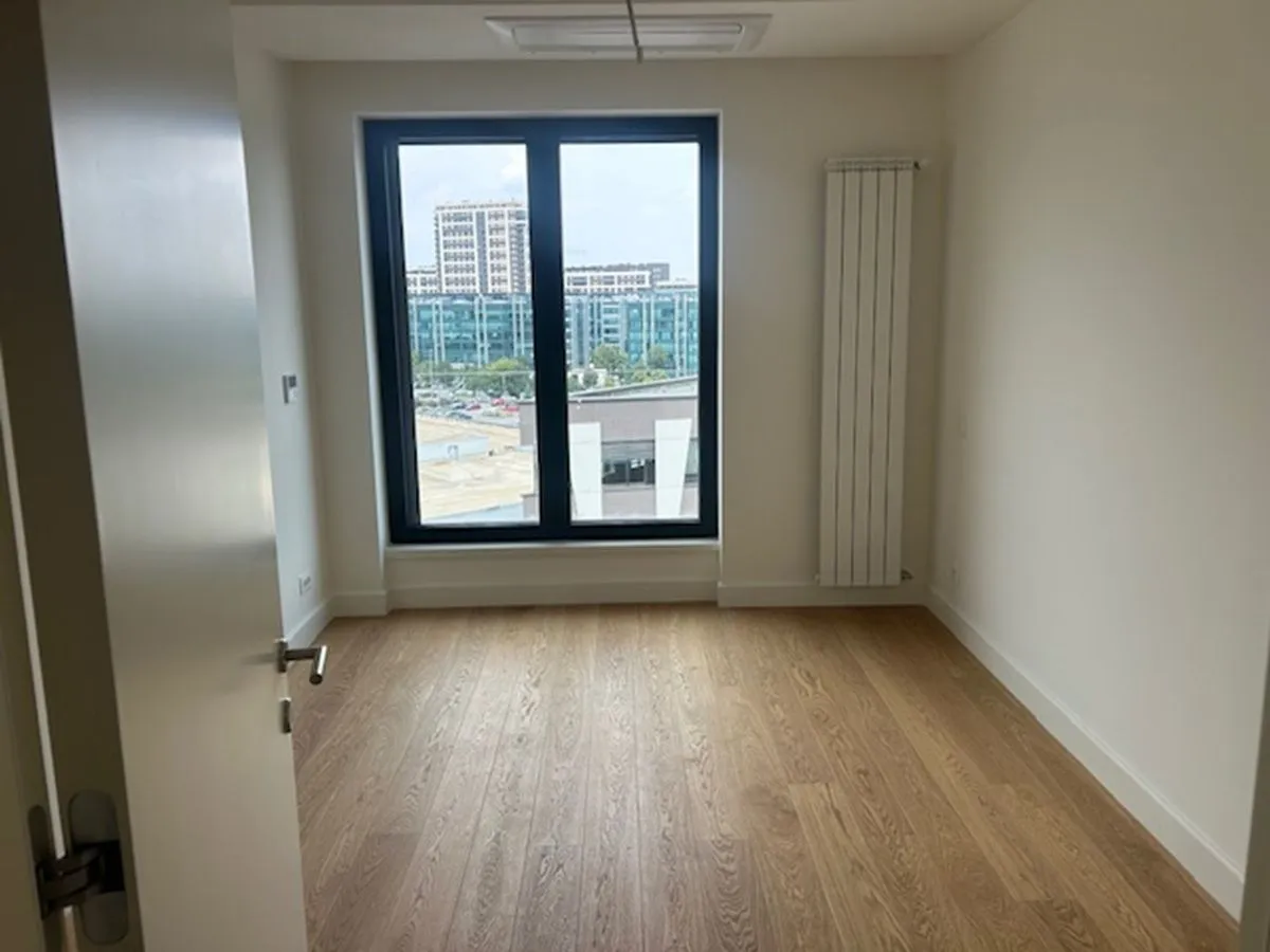 Izdavanje, četvorosoban stan, 120m², Novi Beograd Blok 64, Novi Beograd Sve Podlokacije