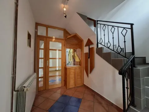 Izdavanje, kuća, 134m², Stara Pazova, Srbija - image 9