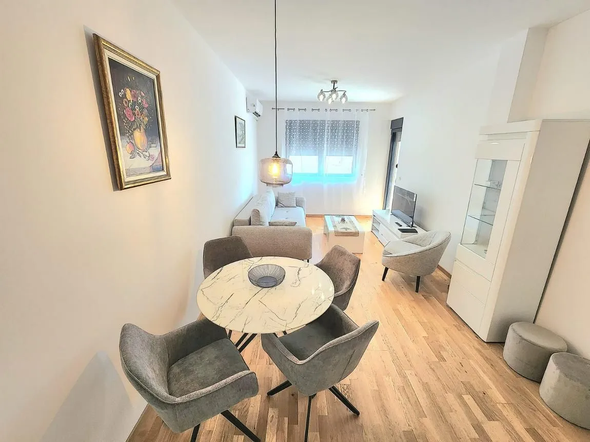Rent, one bedroom apartment, 43m², Podkošljun, Budva