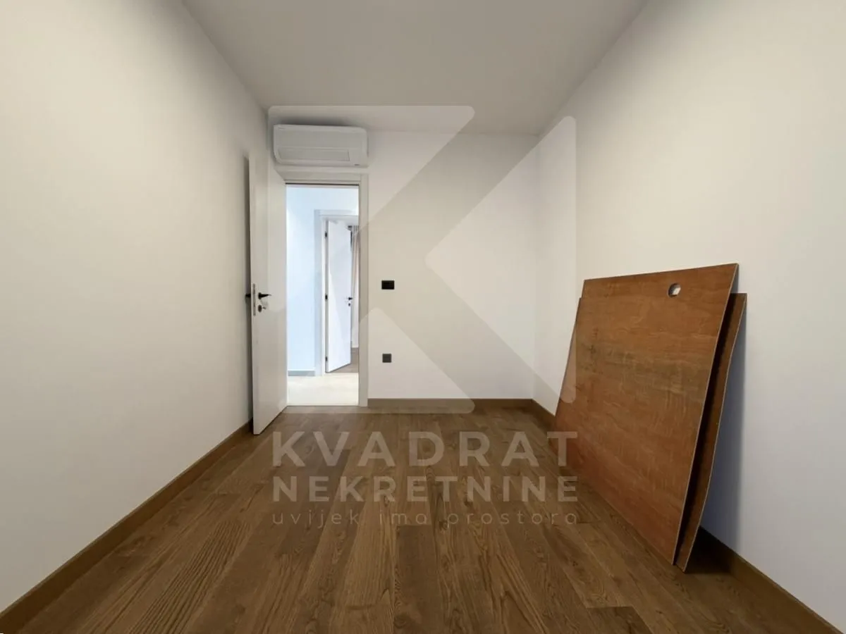 Sale, house, 225m², Gornja Gorica, Podgorica