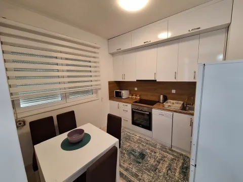 Rent, one bedroom apartment, 40m², Centar, Bar - image 2