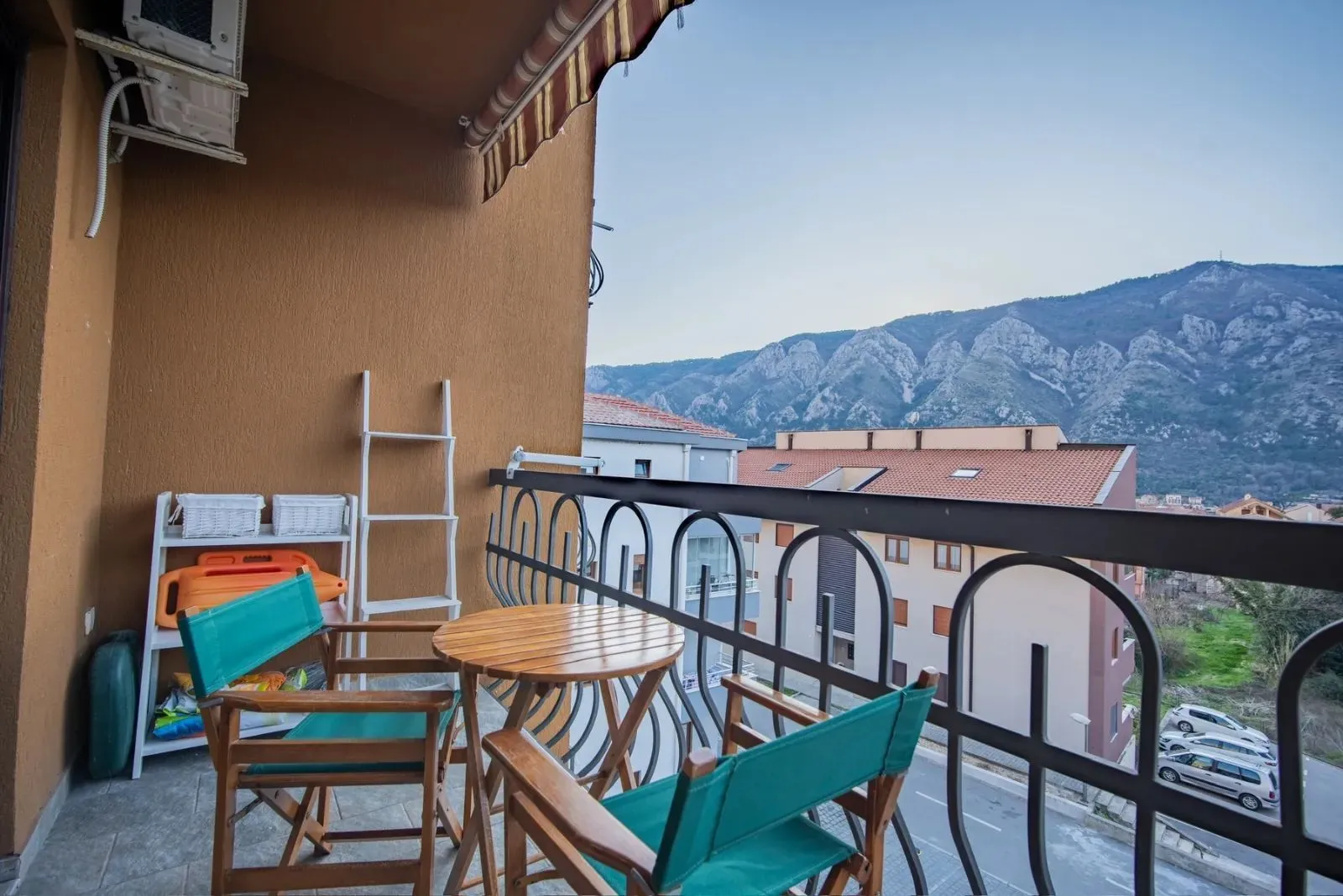 Rent, one bedroom apartment, 40m², Dobrota, Kotor
