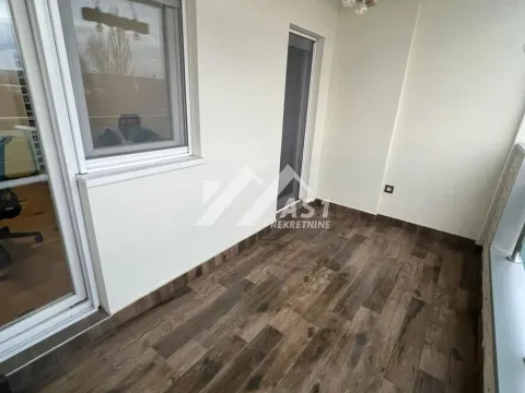 Izdavanje, četvorosoban stan, 115m², Bulevar Evrope, Novi Sad Sve Podlokacije - image 10