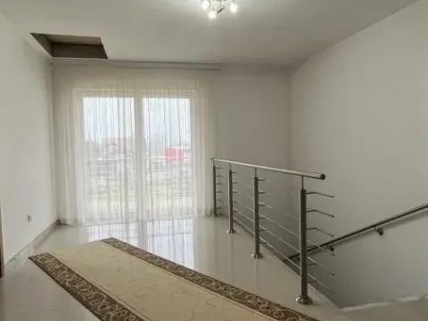 Prodaja, kuća, 240m², Kraljevo, Srbija - image 3