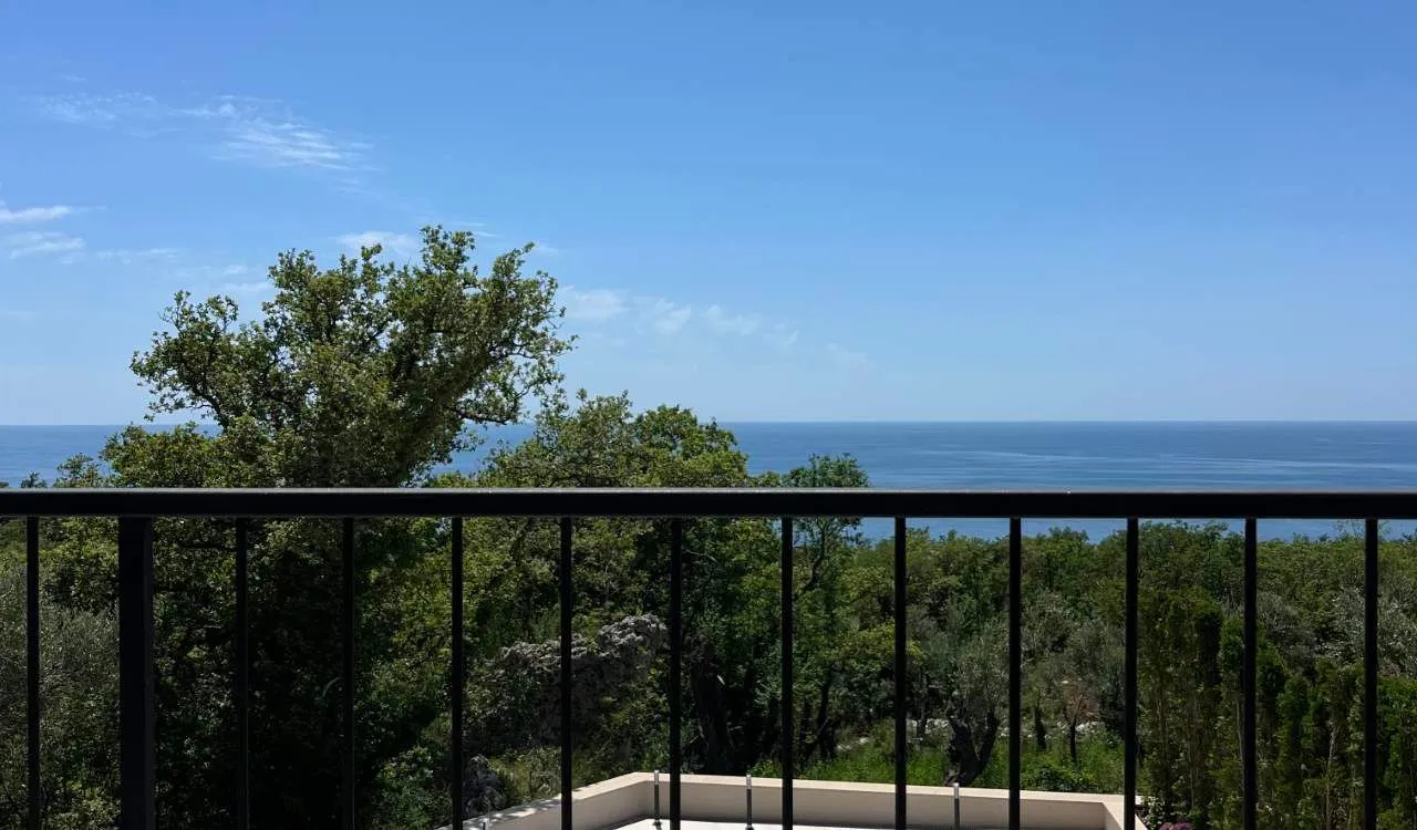 Sale, house, 220m², Rijeka Reževići, Budva
