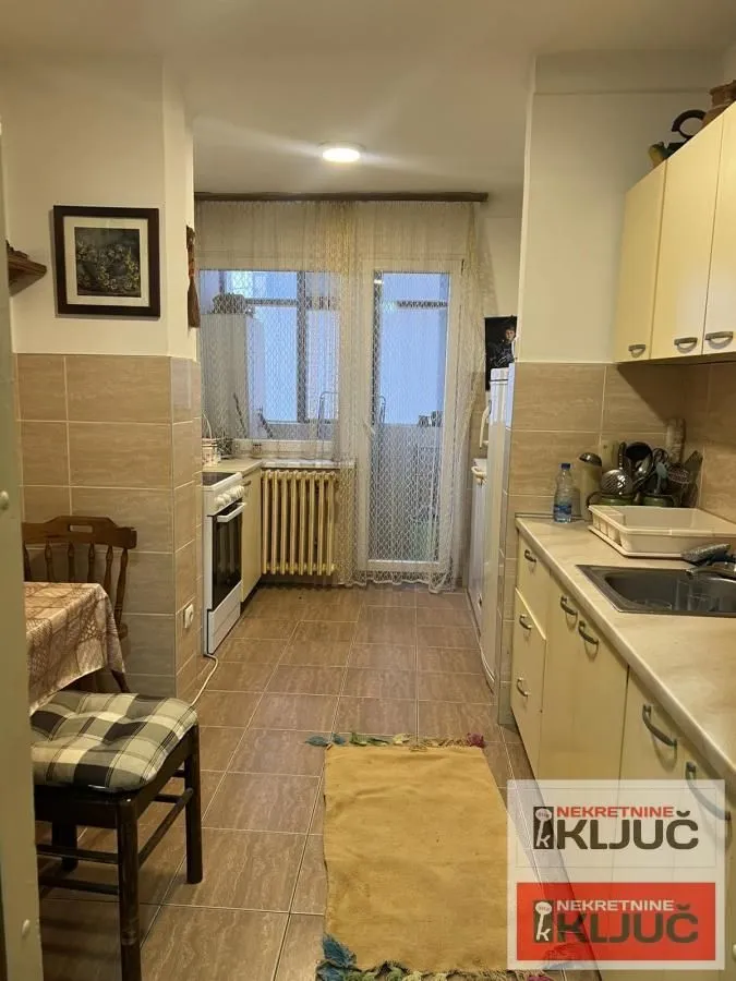 Prodaja, trosoban stan, 75m², Petrovaradin, Novi Sad