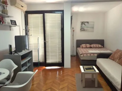 Izdavanje, garsonjera, 30m², Bar, Crna Gora - image 3