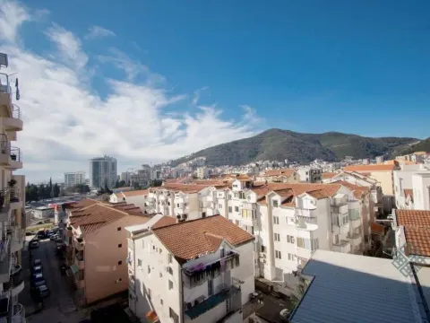 Sale, one bedroom apartment, 46m², Bulevar, Budva - image 11