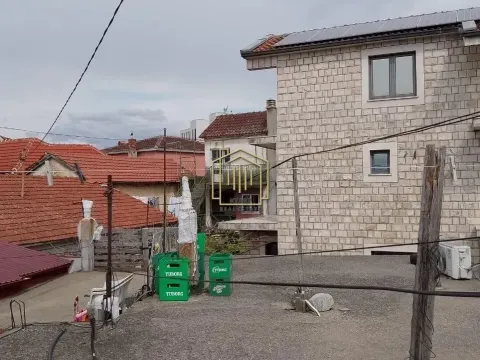Prodaja, kuća, 80m², Stara Varoš, Podgorica - image 3